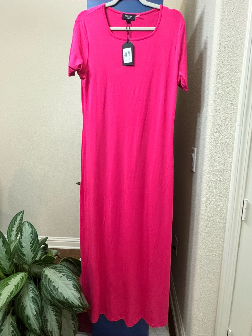Aleeza Paris D183 Hot Pink Maxi/ Lg. NWT